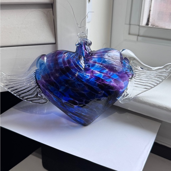 ⚡️Vintage Stunning Hand Blown Glass Blue and Purple Heart and Wings Art Piece ⚡️ - Picture 13 of 16